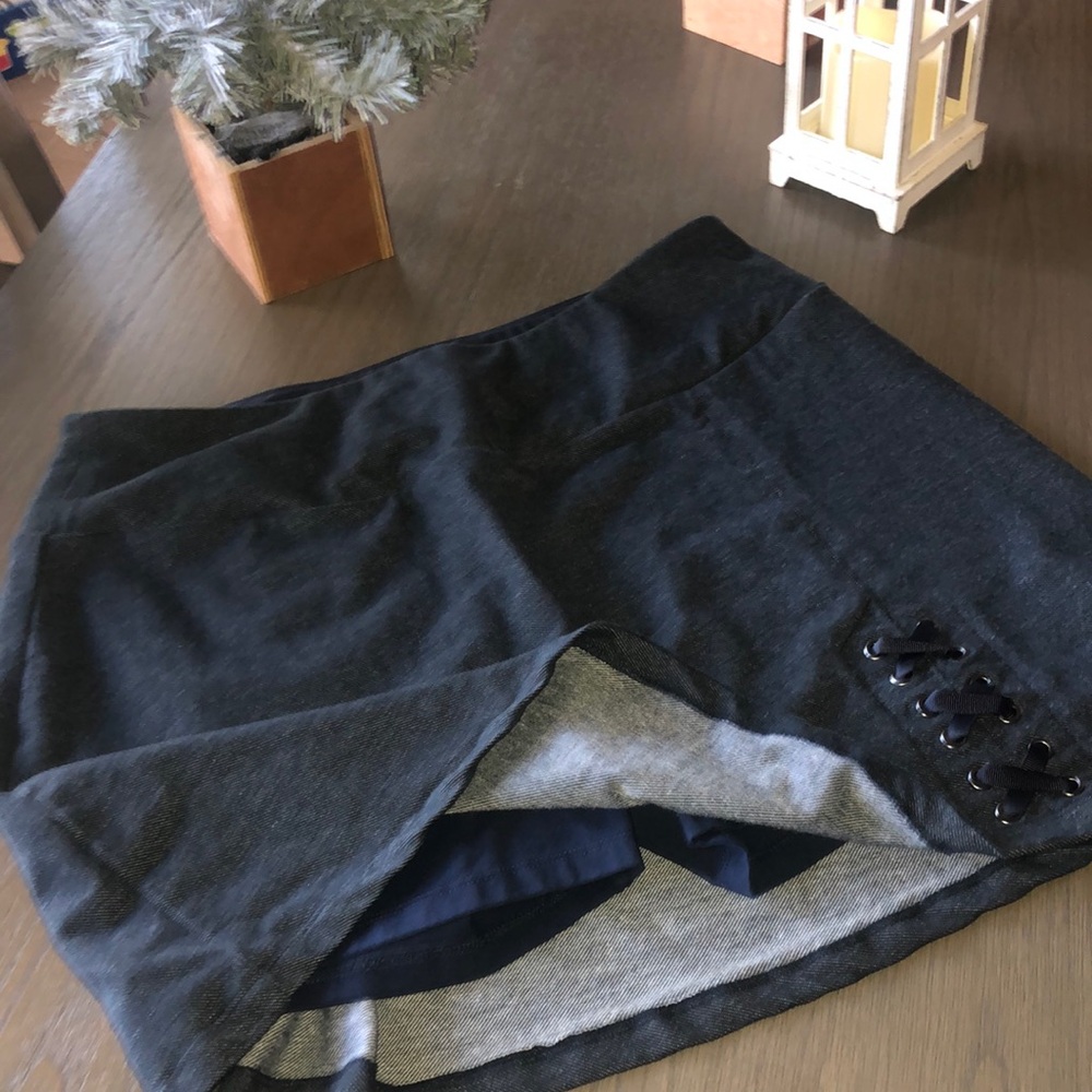 TEEZHER 🩷 black designer skort Sz L